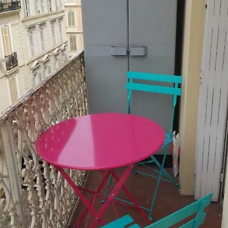 One-Bedroom Apt With Balcony On Rue Hoche Apartman Cannes