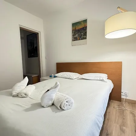 One-bedroom With Balcony On Rue Hoche Apartament Cannes