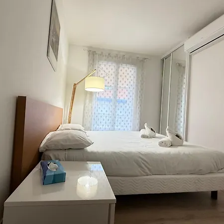Daire One-bedroom With Balcony On Rue Hoche Cannes