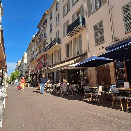 Appartamento One-bedroom With Balcony On Rue Hoche Cannes