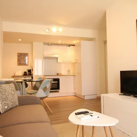 Apartment One-Bedroom Apt With Balcony On Rue Hoche Cannes