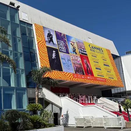 One-bedroom With Balcony On Rue Hoche