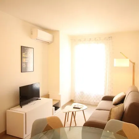 Appartement 2-pièces avec balcon au cœur de la rue Hoche Cannes