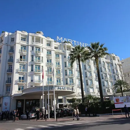 2-pièces avec balcon au cœur de la rue Hoche