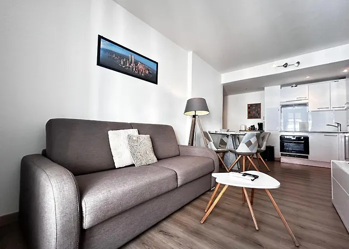 One-bedroom With Balcony On Rue Hoche *