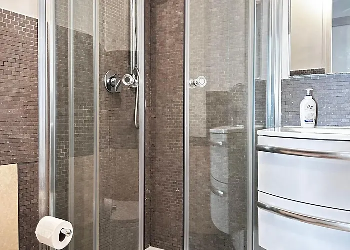 One-bedroom With Balcony On Rue Hoche